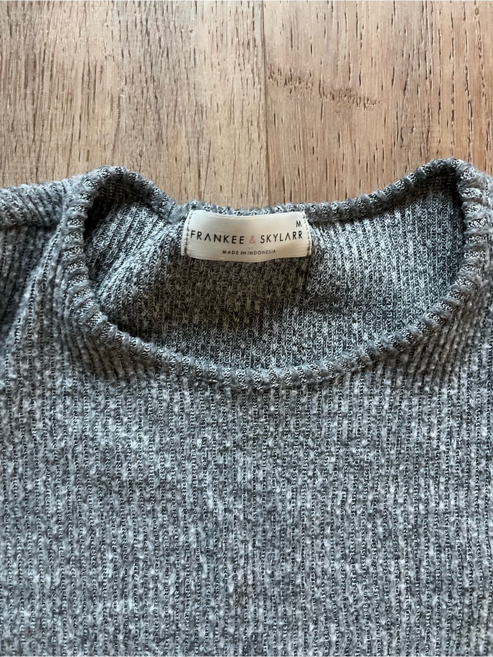 Gray Ribbed Knit Top Medium - Picture 6 of 6
